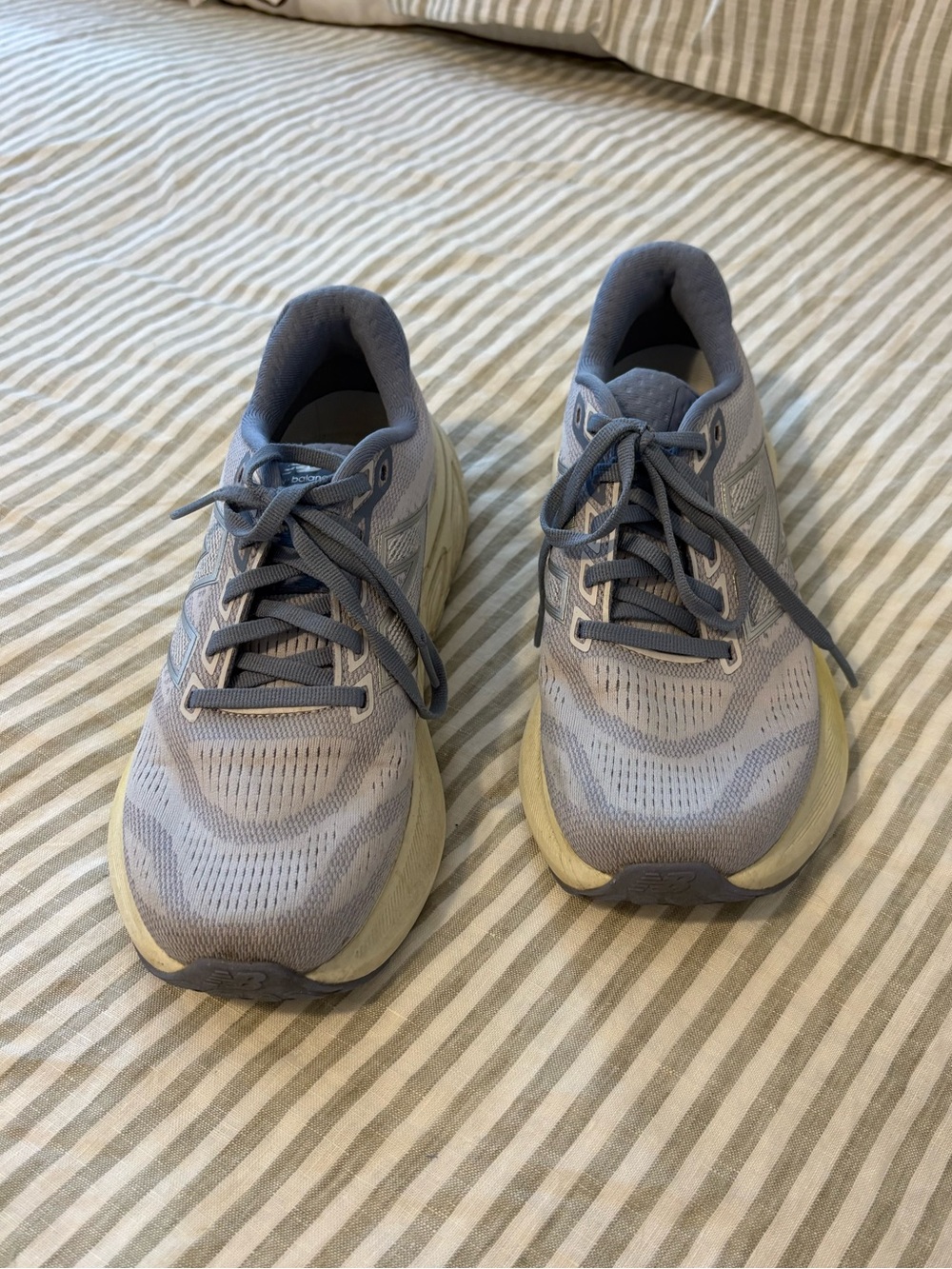 NEW BALANCE 880s